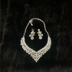 Elegant Silver Necklace and Earring Set